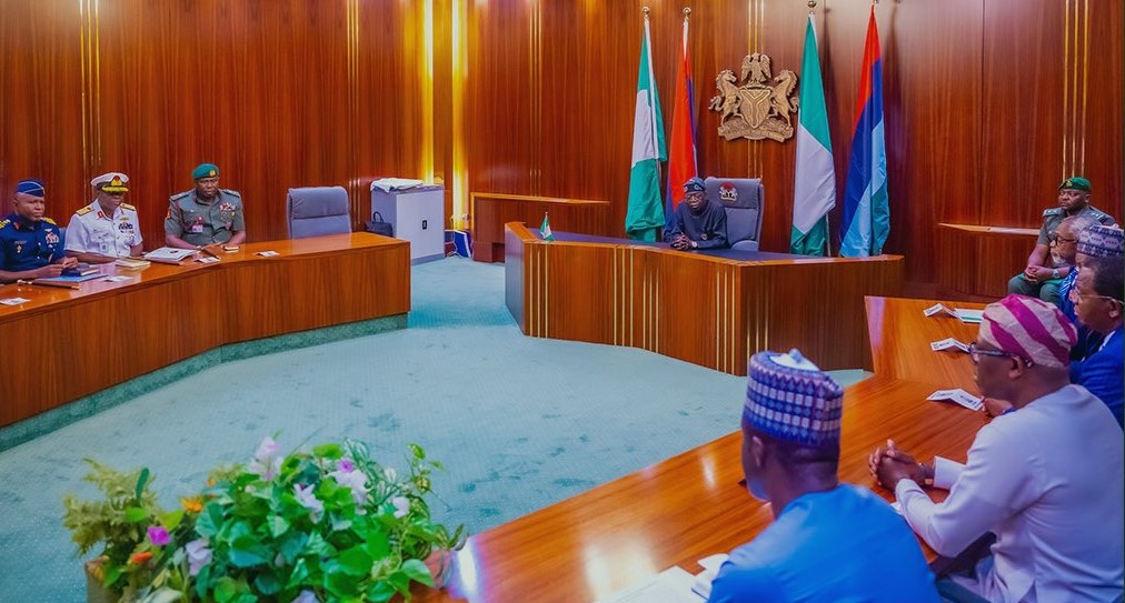 Army Chief vows to flush out �Lukarawas�