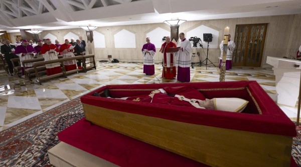 Body of Pope Francis now in St. Peter�s Basilica for Public to pay Last Respects