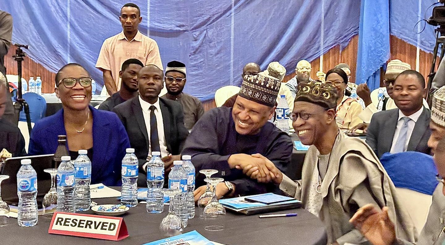 Book Presentation: What makes GOCOP thick in Online Journalism - Chigbo