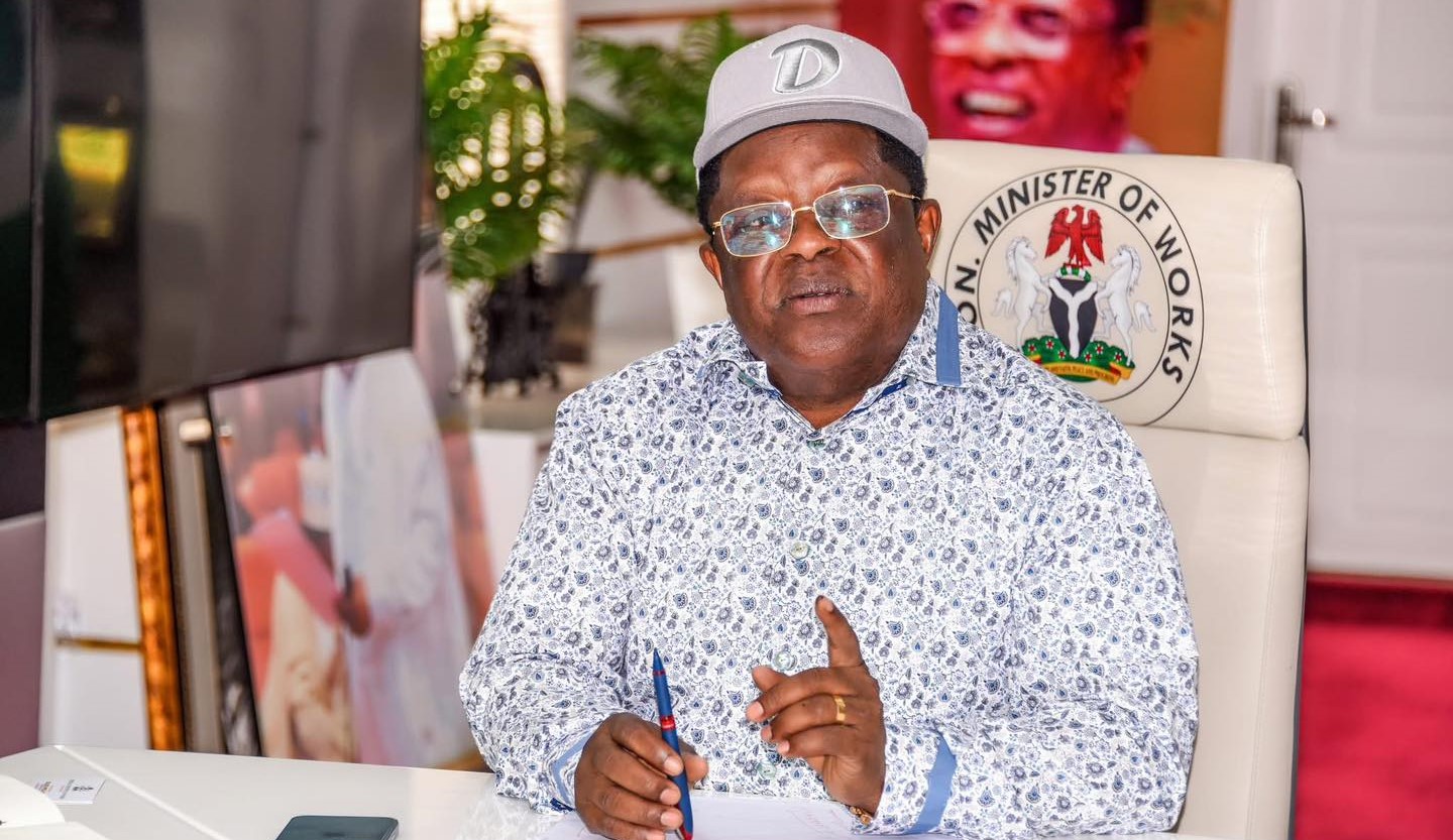 Lagos Carter Bridge badly damaged, frightening, says FG