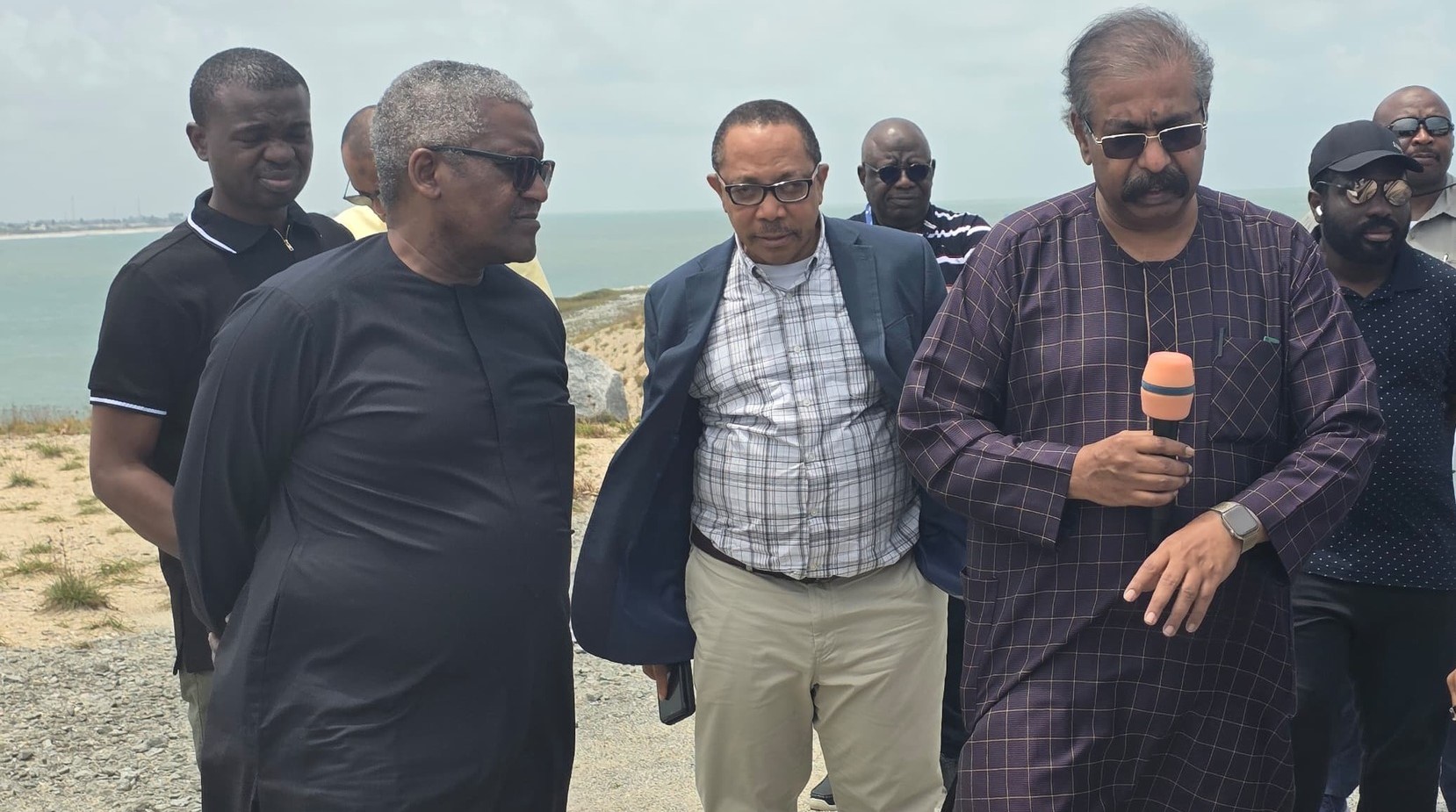 Mass sack? No, over 3,000 Nigerians still at Work despite Re-organisation, says Dangote Refinery